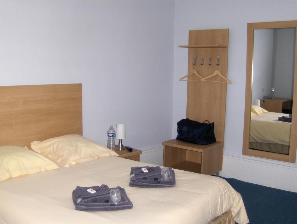 Hotel La Tour De Crecy Zimmer foto