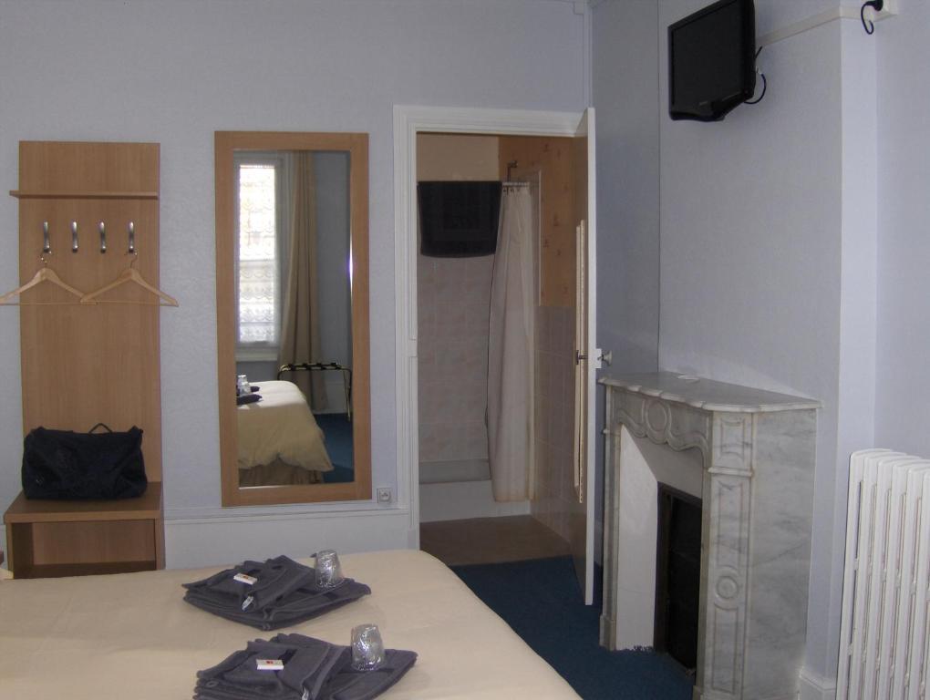 Hotel La Tour De Crecy Zimmer foto